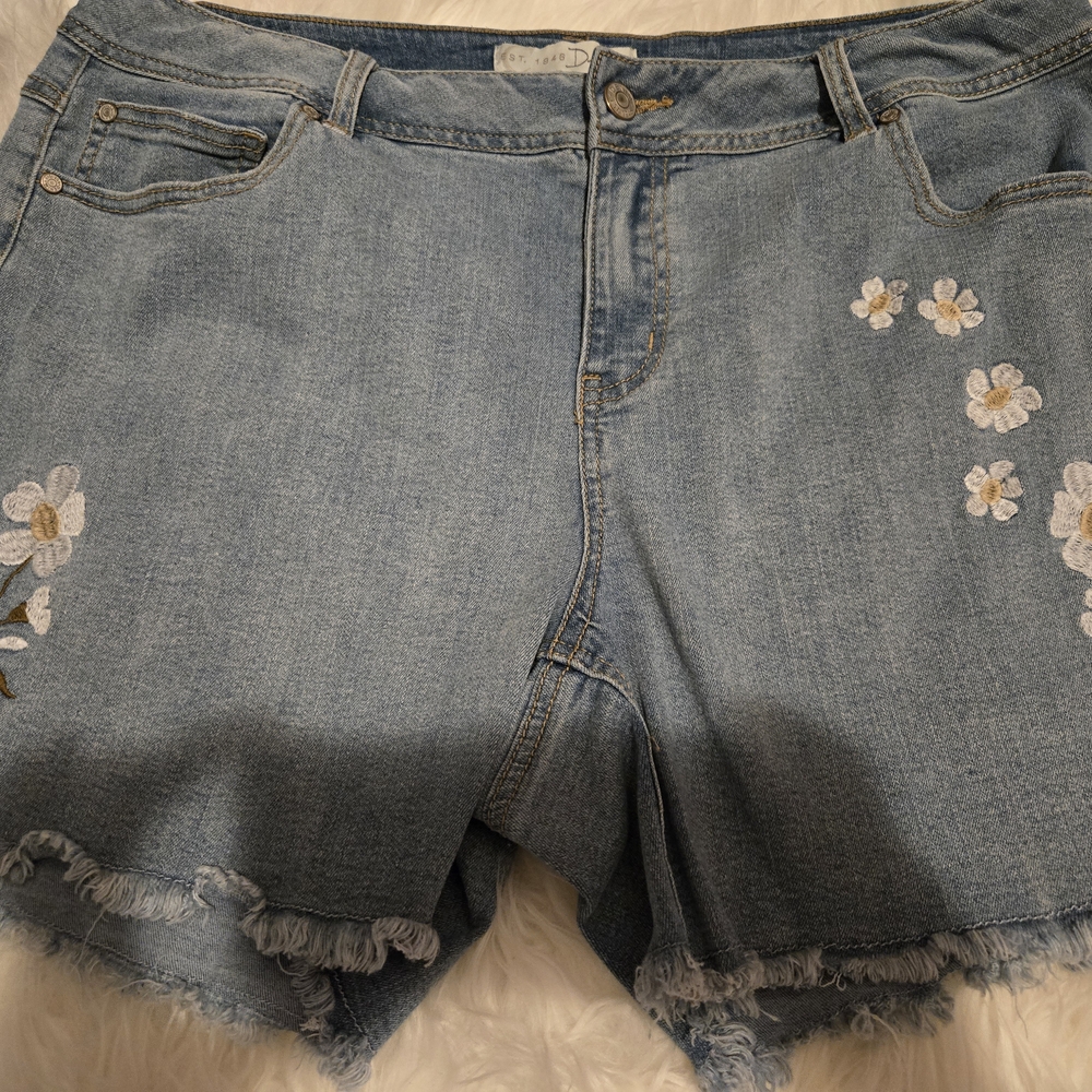 Blue Jean Shorts with Floral Embroidery and Frayed Hem